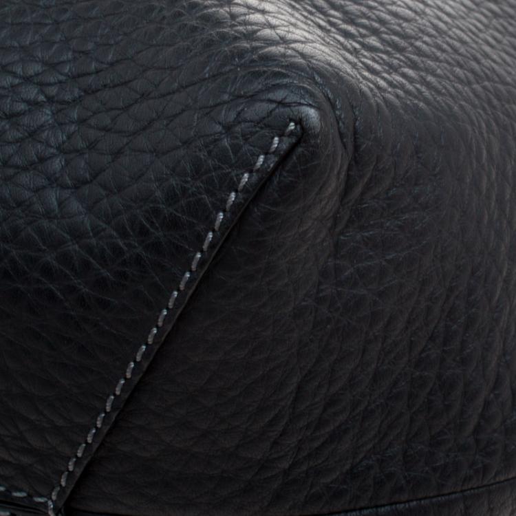 Pre Owned Tod's Dark Blue Pebbled Leather Zip Tote