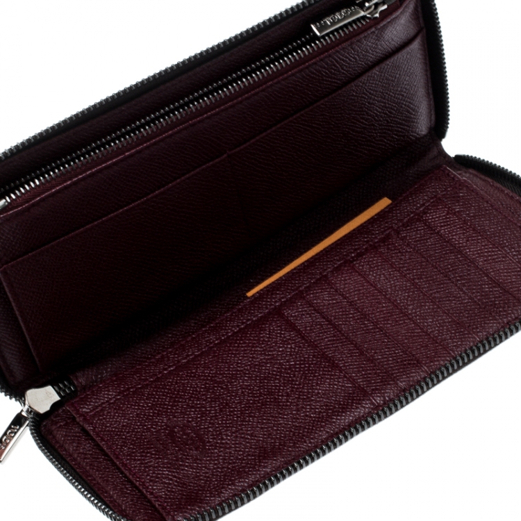 Pre Owned Tod's Black Leather Zip Around Wallet