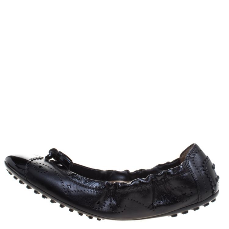 مملوكة مسبقًا Tod's Black Brogue Leather Tassel Ballet Flats Size 38