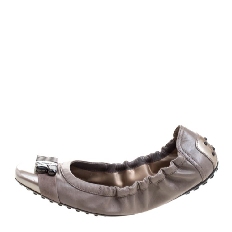 Pre Owned Tod's Two Tone Leather Crystal Embellished Scrunch Ballet Flats Size 38