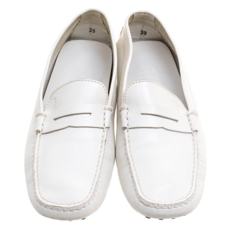 مملوكة مسبقًا Tod's White Leather Penny Loafers Size 39