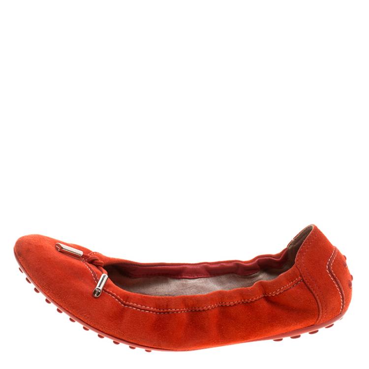 Pre Owned Tod's Red Suede Bow Scrunch Ballet Flats Size 37.5