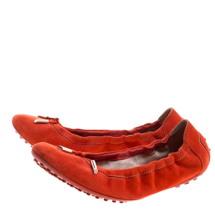 Pre Owned Tod's Red Suede Bow Scrunch Ballet Flats Size 37.5