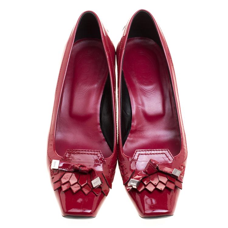 Pre Owned Tod's Cherry Red Patent Leather Kiltie Fringe Pumps Size 37.5