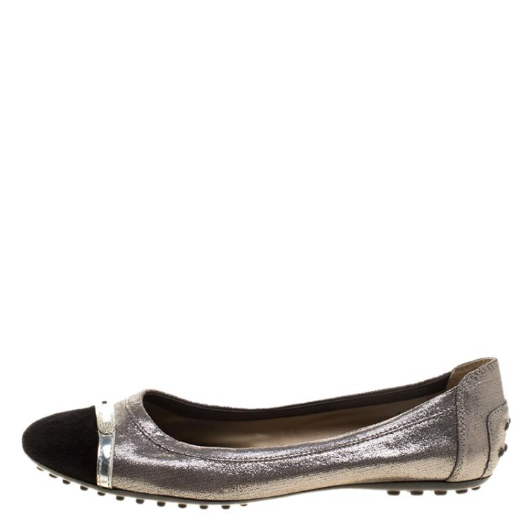 Pre Owned Tod's Silver/Black Leather and Suede Cap Toe Ballet Flats Size 38.5