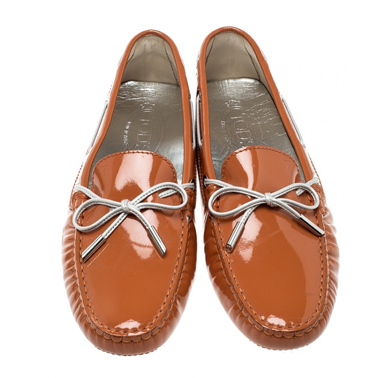 Pre Owned Tod's Orange Patent Leather Bow Loafers Size 39.5