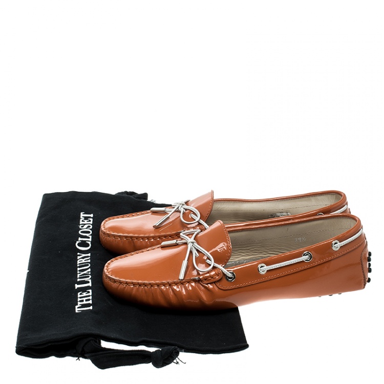 Pre Owned Tod's Orange Patent Leather Bow Loafers Size 39.5