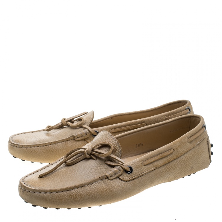 Pre Owned Tod's Beige Leather Bow Loafers Size 39.5