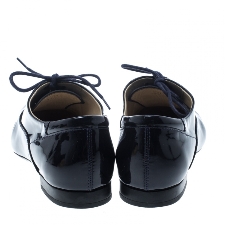 Pre Owned Tod's Navy Blue Patent Leather Lace Up Derby Size 38