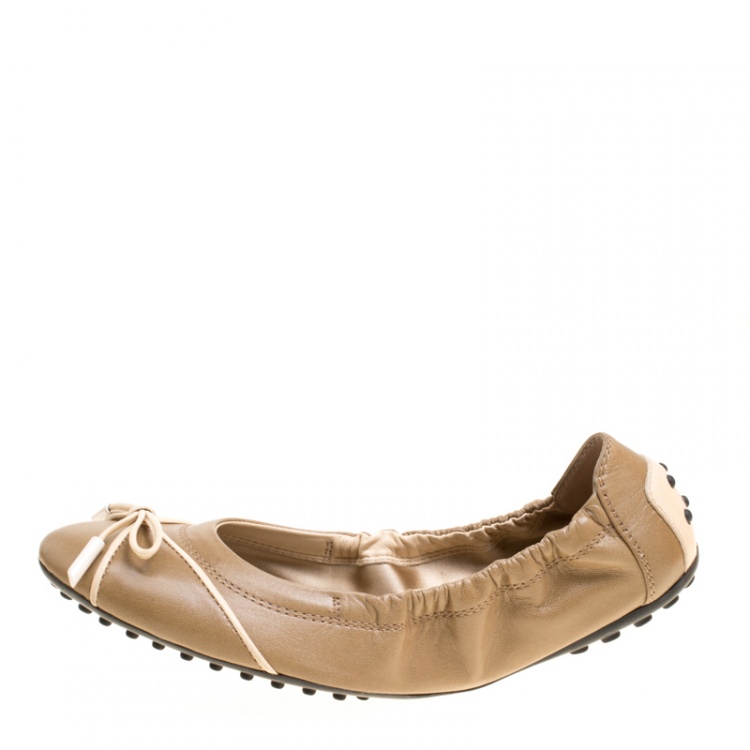 Pre Owned Tod's Beige Leather Bow Scrunch Ballet Flats Size 37.5