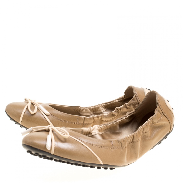 Pre Owned Tod's Beige Leather Bow Scrunch Ballet Flats Size 37.5