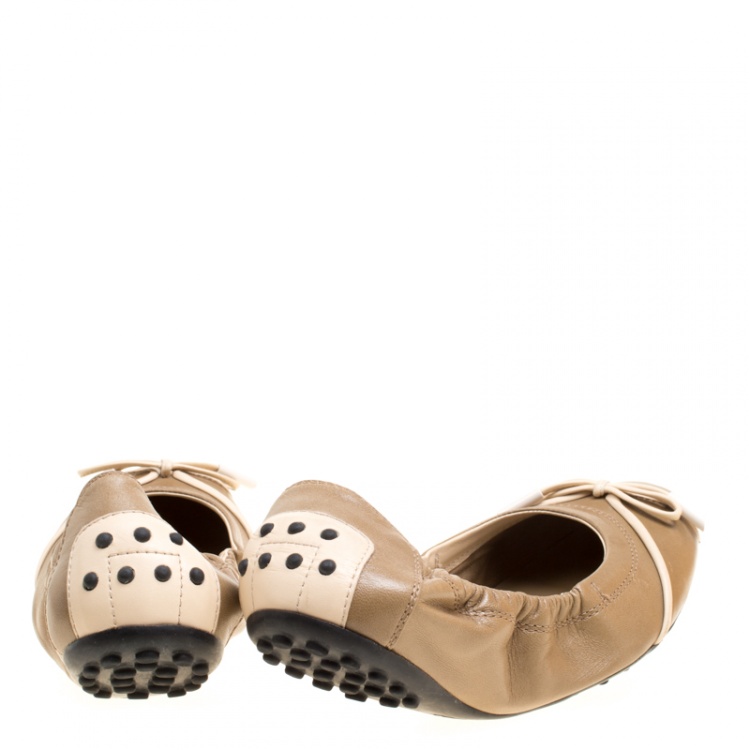 Pre Owned Tod's Beige Leather Bow Scrunch Ballet Flats Size 37.5