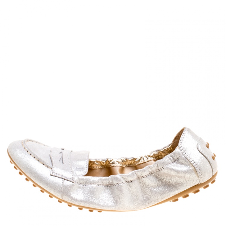 Pre Owned Tod's Metallic Silver Suede Penny Loafer Scrunch Flats Size 36.5