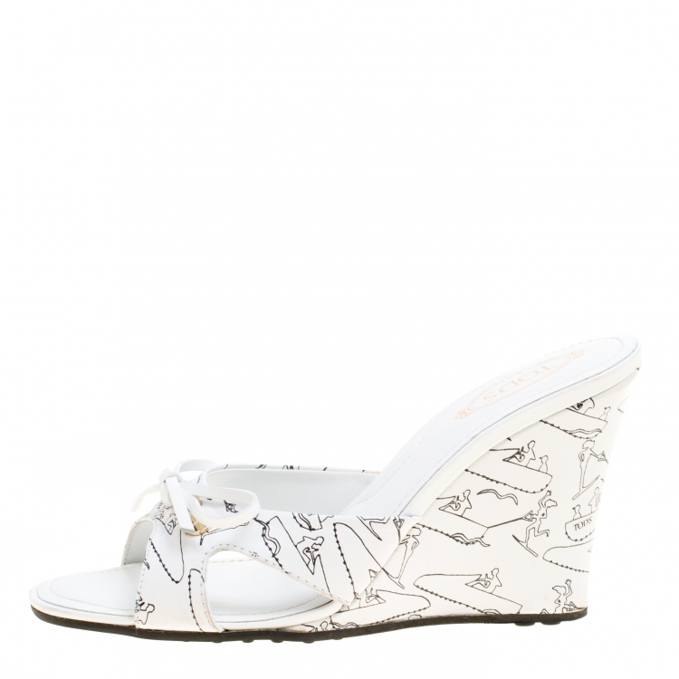 Pre Owned Tod's White Printed Leather Peep Toe Bow Detail Wedge Slides Size 36.5