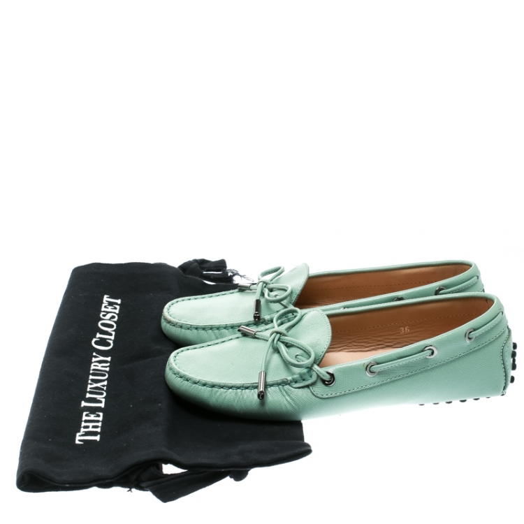 Pre Owned Tod's Green Leather Bow Loafers Size 36
