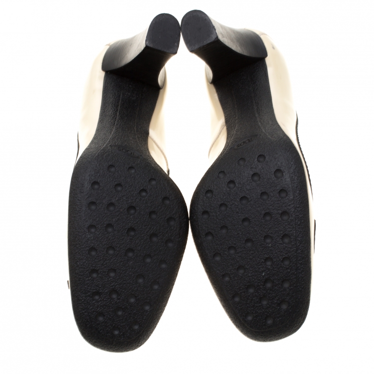 مملوكة مسبقًا Tods Cream/Black Patent Leather Tassel Detail Loafer Pumps Size 36.5