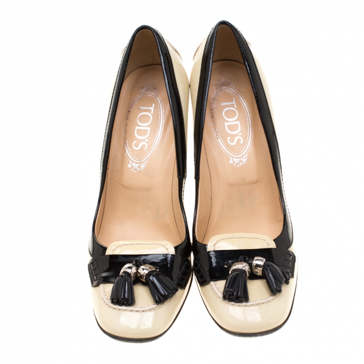 مملوكة مسبقًا Tods Cream/Black Patent Leather Tassel Detail Loafer Pumps Size 36.5
