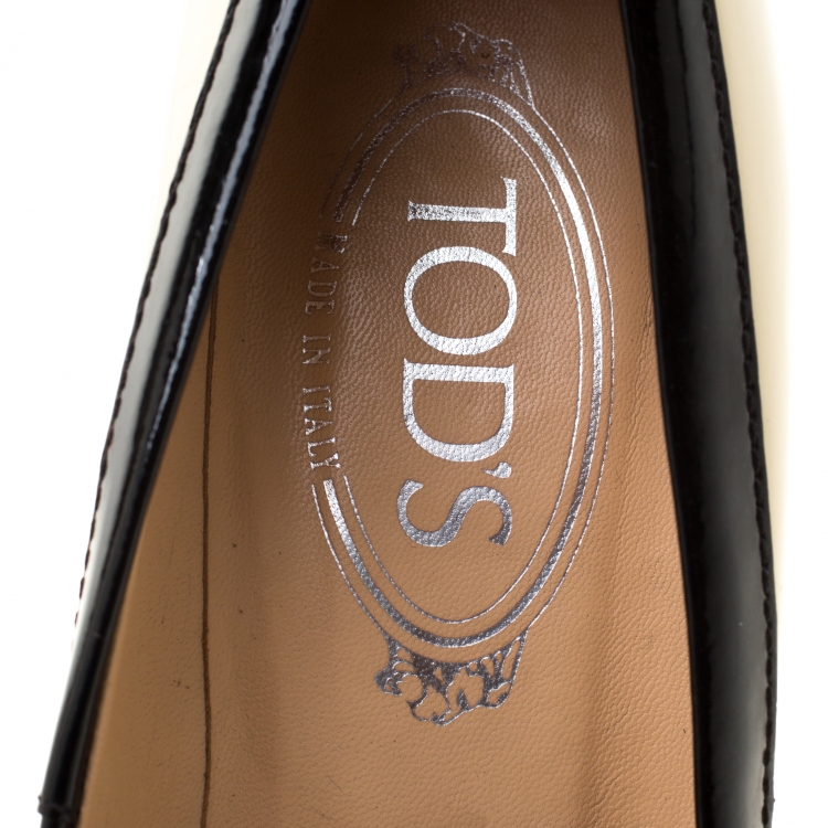 مملوكة مسبقًا Tods Cream/Black Patent Leather Tassel Detail Loafer Pumps Size 36.5