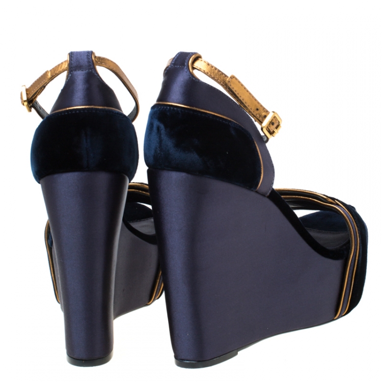 Pre Owned Tory Burch Navy Blue/Gold Velvet and Satin Alexia Wedge Sandals Size 42.5