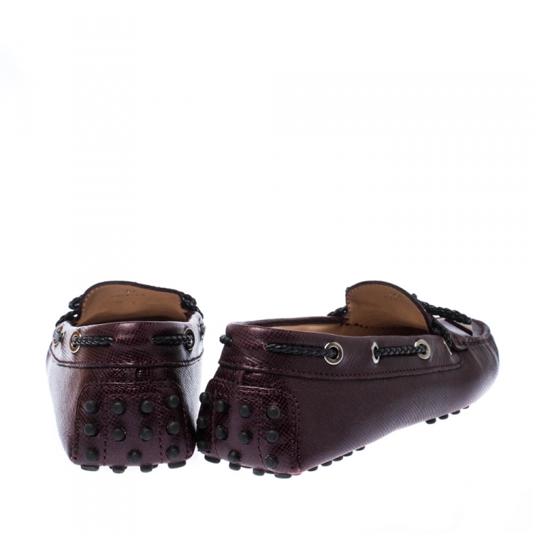 مملوكة مسبقًا Tod's Metallic Plum Textured Leather Bow Loafers Size 36.5