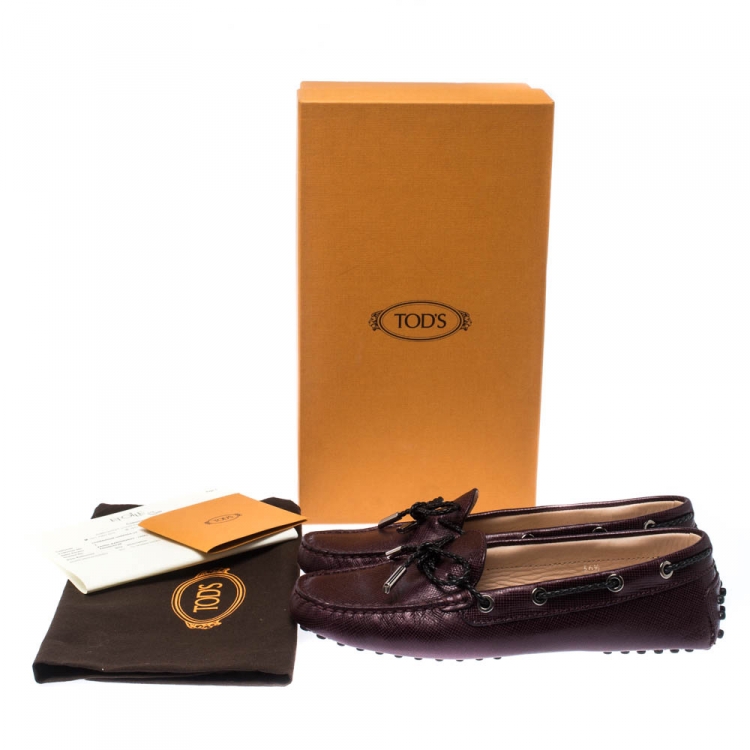 مملوكة مسبقًا Tod's Metallic Plum Textured Leather Bow Loafers Size 36.5