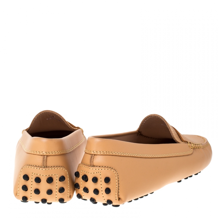 Pre Owned Tod's Beige Leather Gommino Loafers Size 36