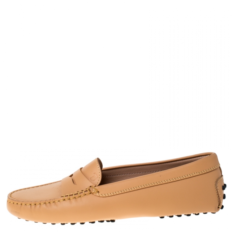 Pre Owned Tod's Beige Leather Gommino Loafers Size 36