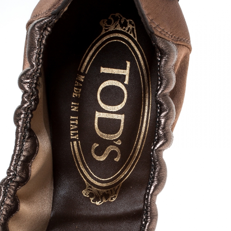 Pre Owned Tod's Metallic Bronze/White Satin And Leather Cap Toe Buckle Detail Scrunch Ballet Flats Size 37