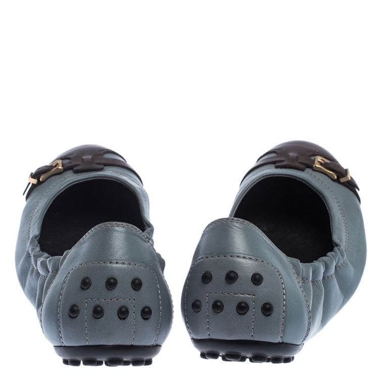Pre Owned Tod's Ash Blue and Brown Leather Cap Toe Buckle Detail Scrunch Ballet Flats Size 37