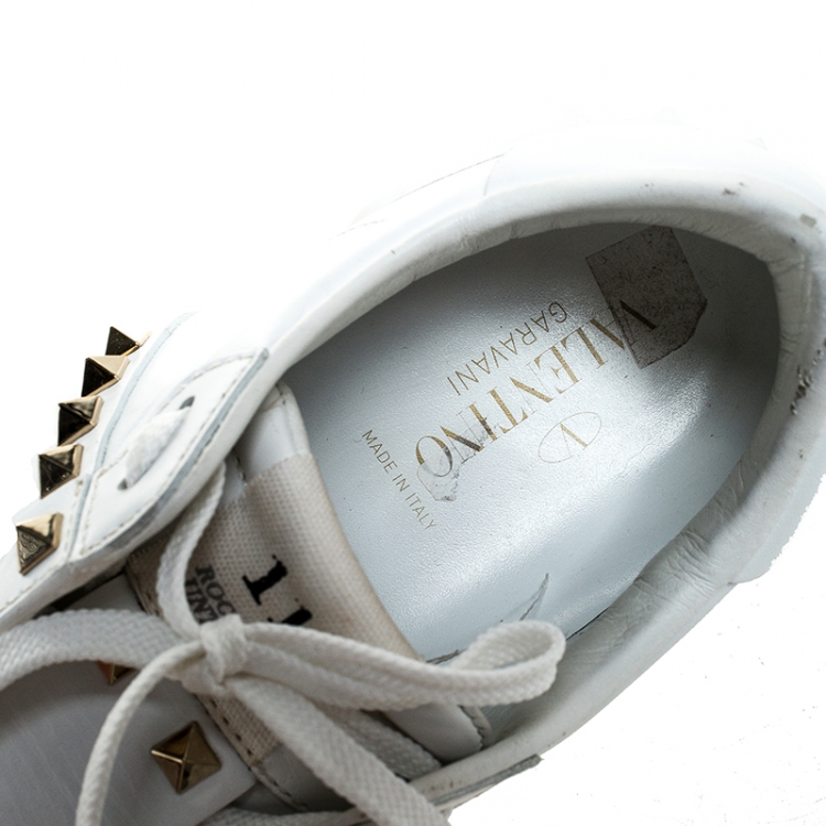 مملوكة مسبقًا Valentino White Leather Rockstud Untitled Low Top Sneakers Size 38.5