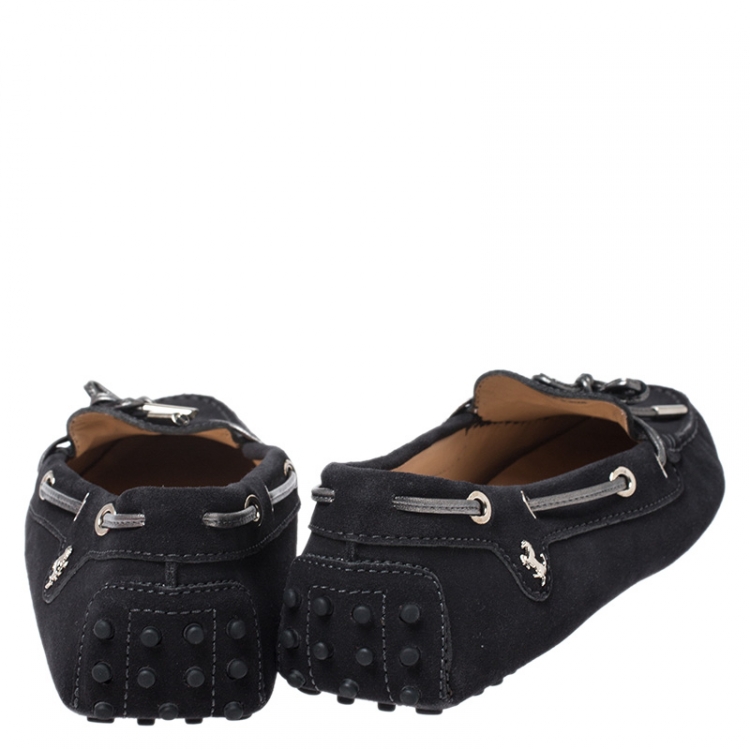 مملوكة مسبقًا Tod's Black Suede Bow Loafers Size 41