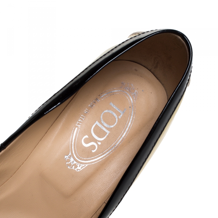 Pre Owned Tods Cream/Black Patent Leather Tassel Pumps Size 40