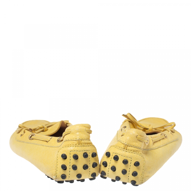 Pre Owned Tod's Yellow Foil Leather Gommino Bow Loafers Size 41