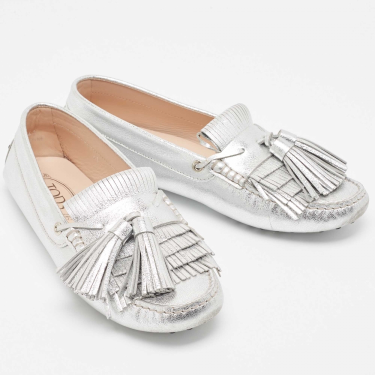 Pre Owned Tod's Metallic Silver Leather Fringe Tassel Details Slip On Loafers Size 41