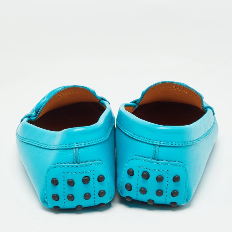 Pre Owned Tod's Blue Leather Chain Detail Slip On Loafers Size 39
