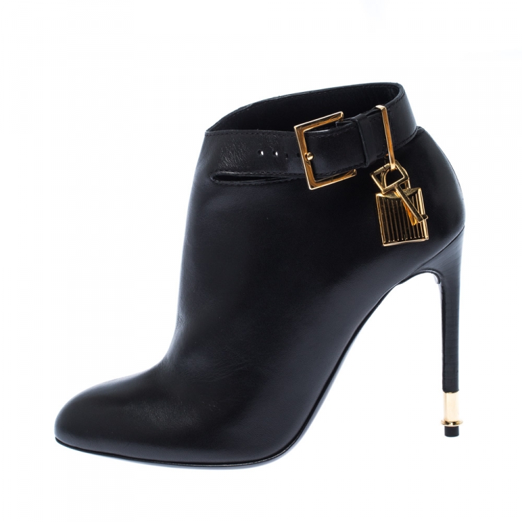 Pre Owned Tom Fod Black Leather Padlock Charm Pointed Toe Booties Size 35