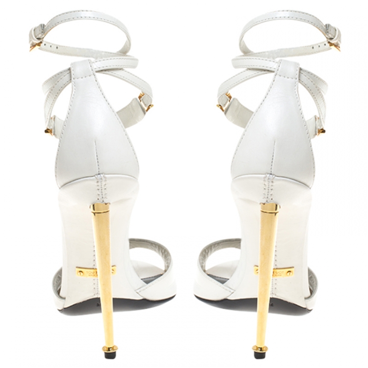مملوكة مسبقًا Tom Ford White Leather T-Bar Ankle Strap Sandals Size 38.5