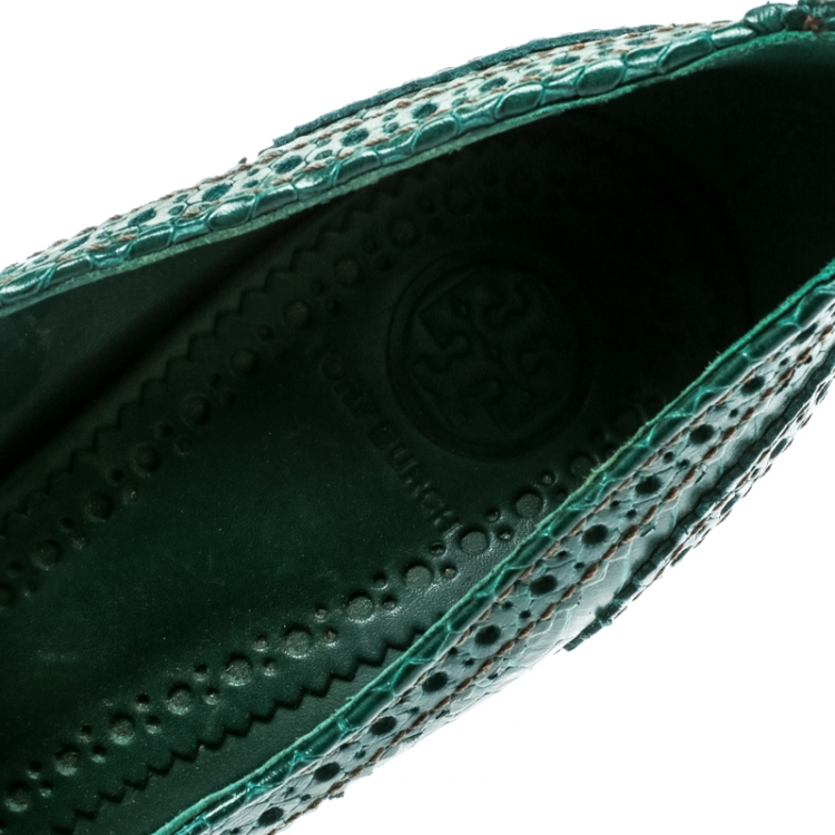 Pre Owned Tory Burch Green Brogue Embossed Snakeskin Leather Everly Pointed Toe Pumps Size 38