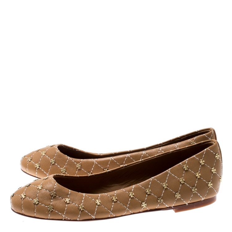مملوكة مسبقًا Tory Burch Beige Quilted Leather Stitch Studded Ballet Flats Size 35