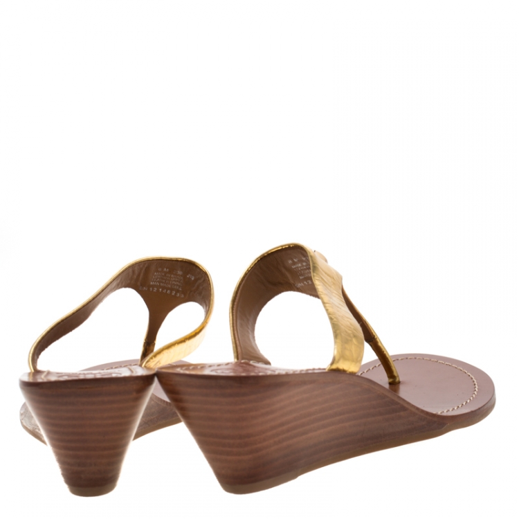 Pre Owned Tory Burch Metallic Gold Leather Cameron Wedge Thong Sandals Size 38