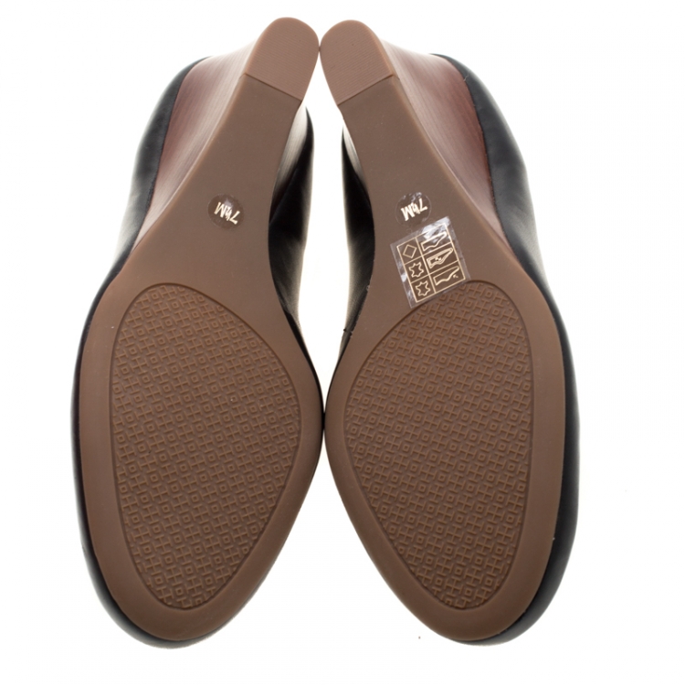 Pre Owned Tory Burch Black Leather Wedge Pumps Size 37.5