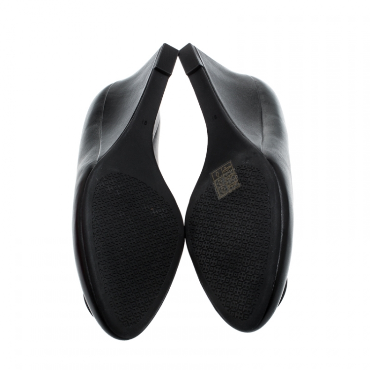مملوكة مسبقًا Tory Burch Black Leather Luna Wedge Pumps Size 38.5