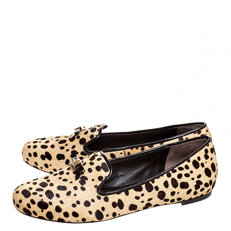 Pre Owned Tory Burch Beige/Brown Cheetah Print Calf Hair Chandra Loafers Size 39
