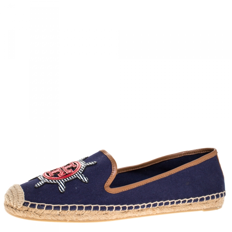 مملوكة مسبقًا Tory Burch Blue Canvas Maritime Mismatched Espadrille Loafers Size 39.5