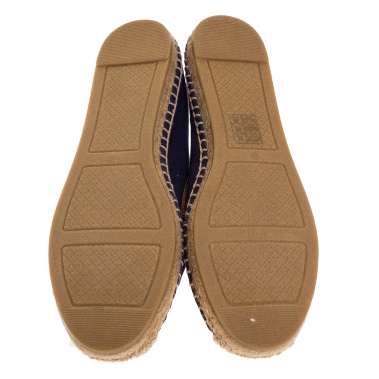 مملوكة مسبقًا Tory Burch Blue Canvas Maritime Mismatched Espadrille Loafers Size 39.5