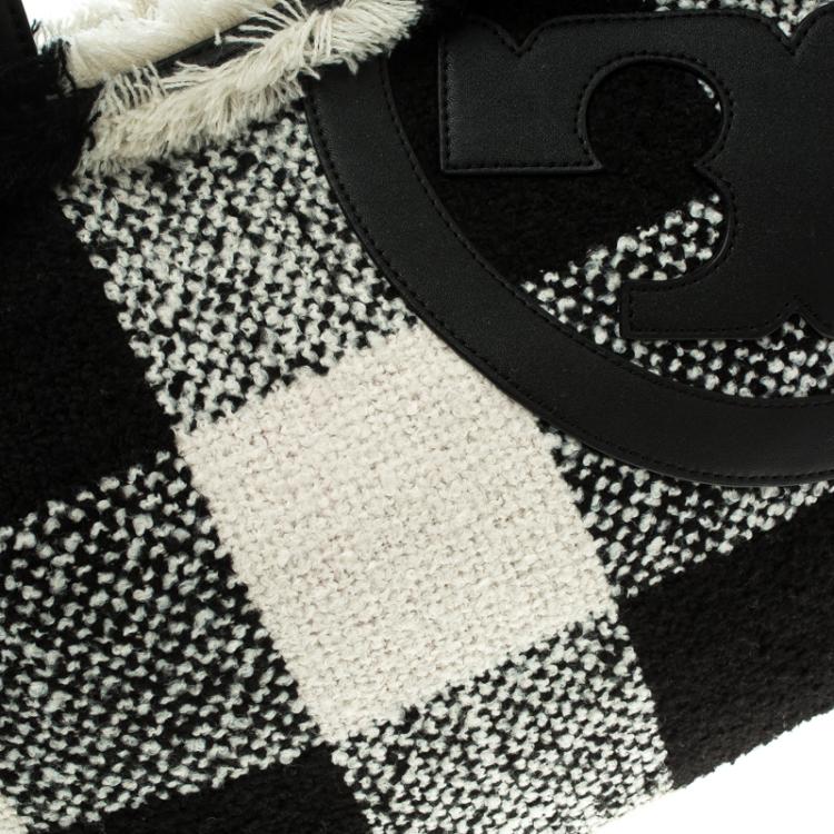 Pre Owned Tory Burch Monochrome Tweed Loonie Tote
