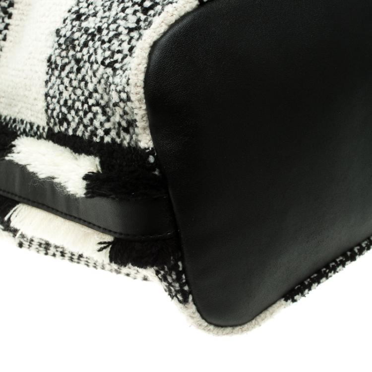 Pre Owned Tory Burch Monochrome Tweed Loonie Tote