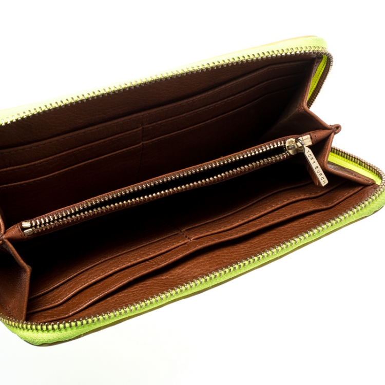 Pre Owned Tory Burch Neon Green Python Embossed Leather Zip Around Wallet