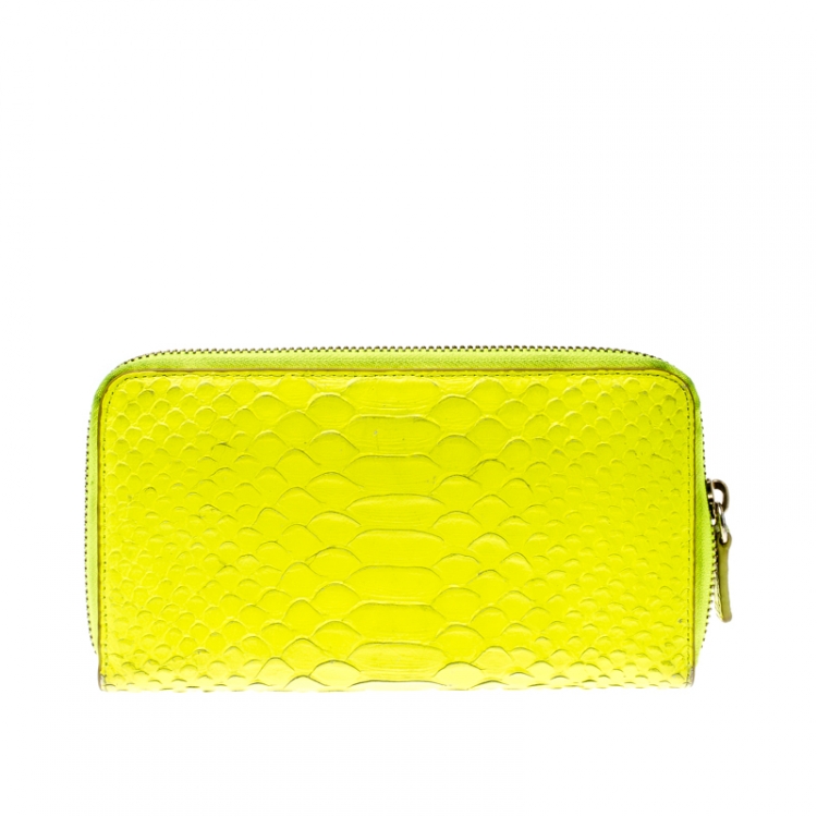 Pre Owned Tory Burch Neon Green Python Embossed Leather Zip Around Wallet