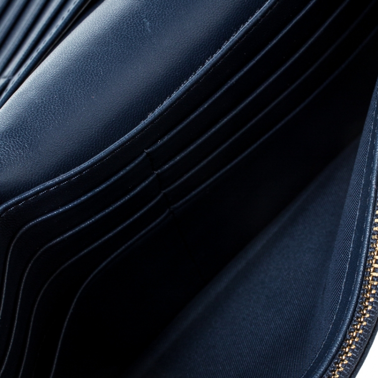 Pre Owned Tory Burch Navy Blue Quilted Leather Fleming Stud Crossbody Bag